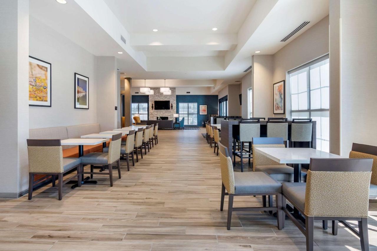 Comfort Suites Grandview - Kansas City Kültér fotó